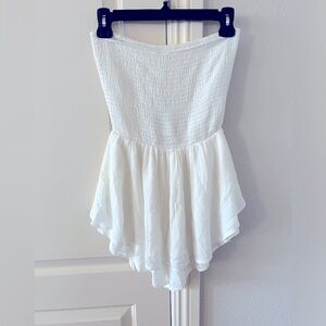 Mahina strapless white romper ! New with tags ! Absolutely adorable 🤍🤍🤍
